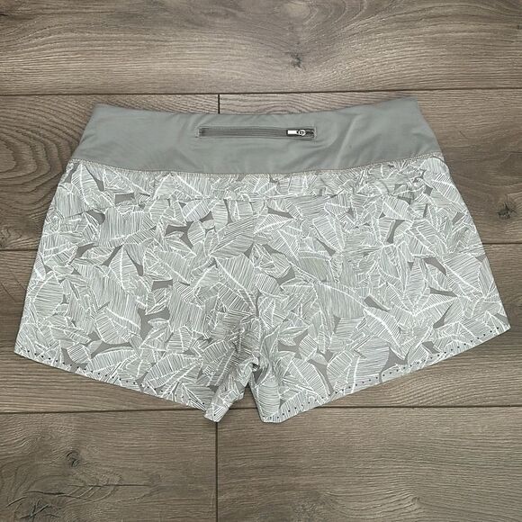Athleta 3" Laser Run Short Taupe Banana Leaf Print Medium Rise Gray Size Medium - Picture 3 of 12